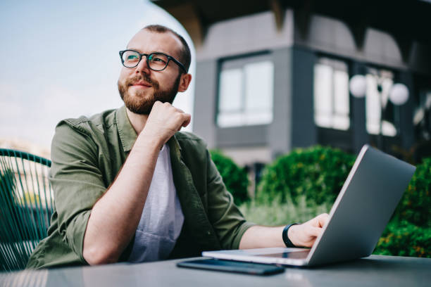 Comment choisir entre Trello, Notion et ClickUp quand on est freelance ?